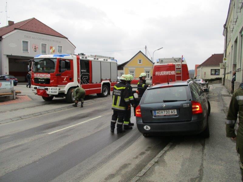 Fahrzeugbrand 08-04-2016 004