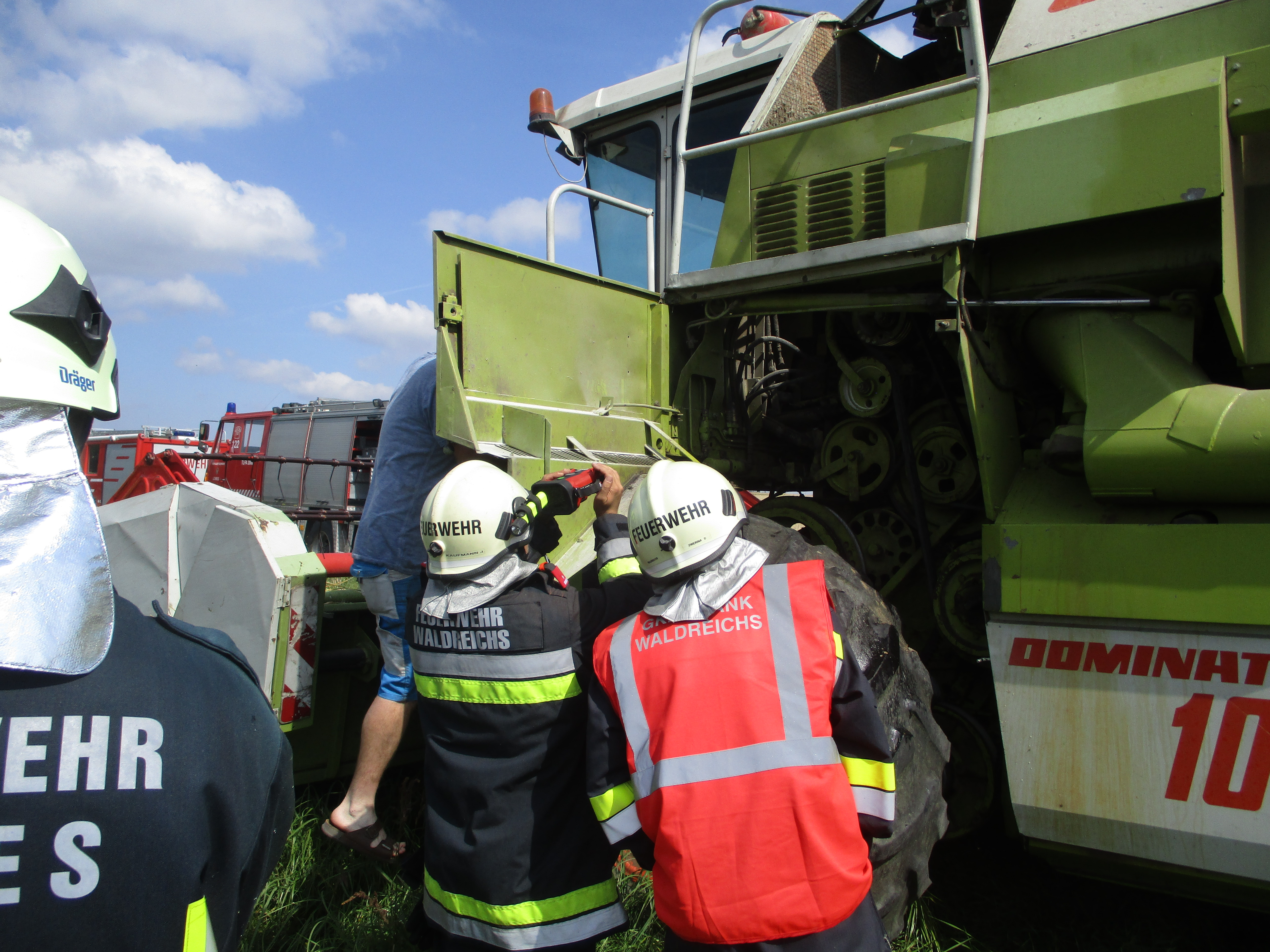 Einsatz-Mhdrescherbrand-in-Loibes-am-19.07.2018-035