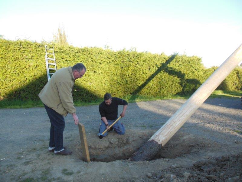 Maibaum aufstellen 30-04-2016 010