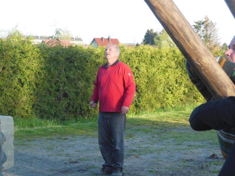 Maibaum aufstellen 30-04-2016 015