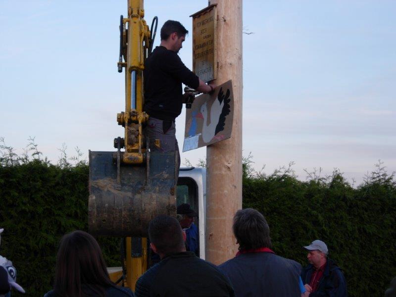 Maibaum aufstellen 30-04-2016 023