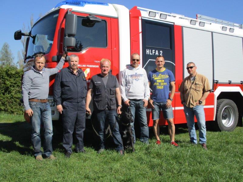 besuch polizeidiensthundefuehrer 21-04-2016 008