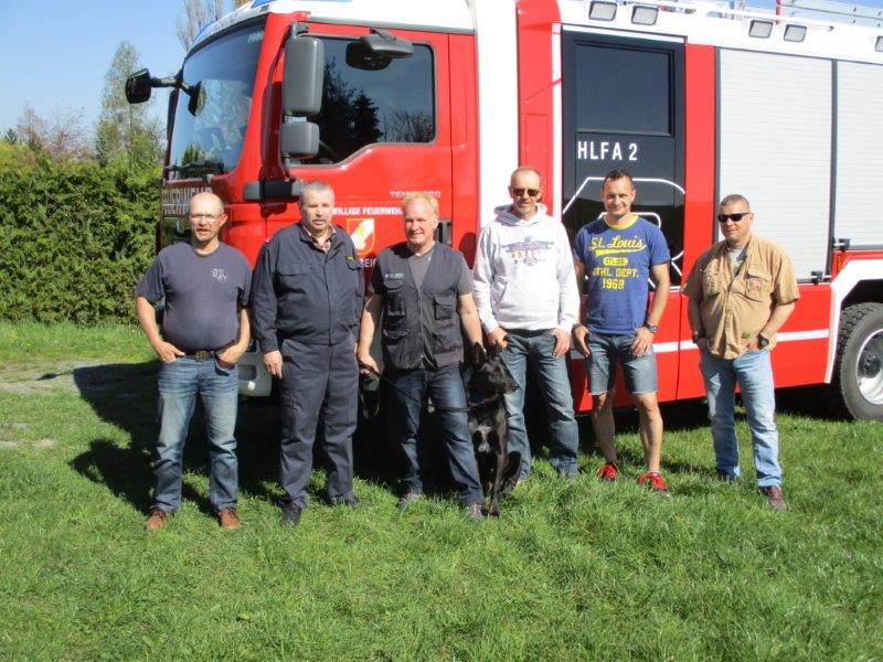 besuch polizeidiensthundefuehrer 21-04-2016 010