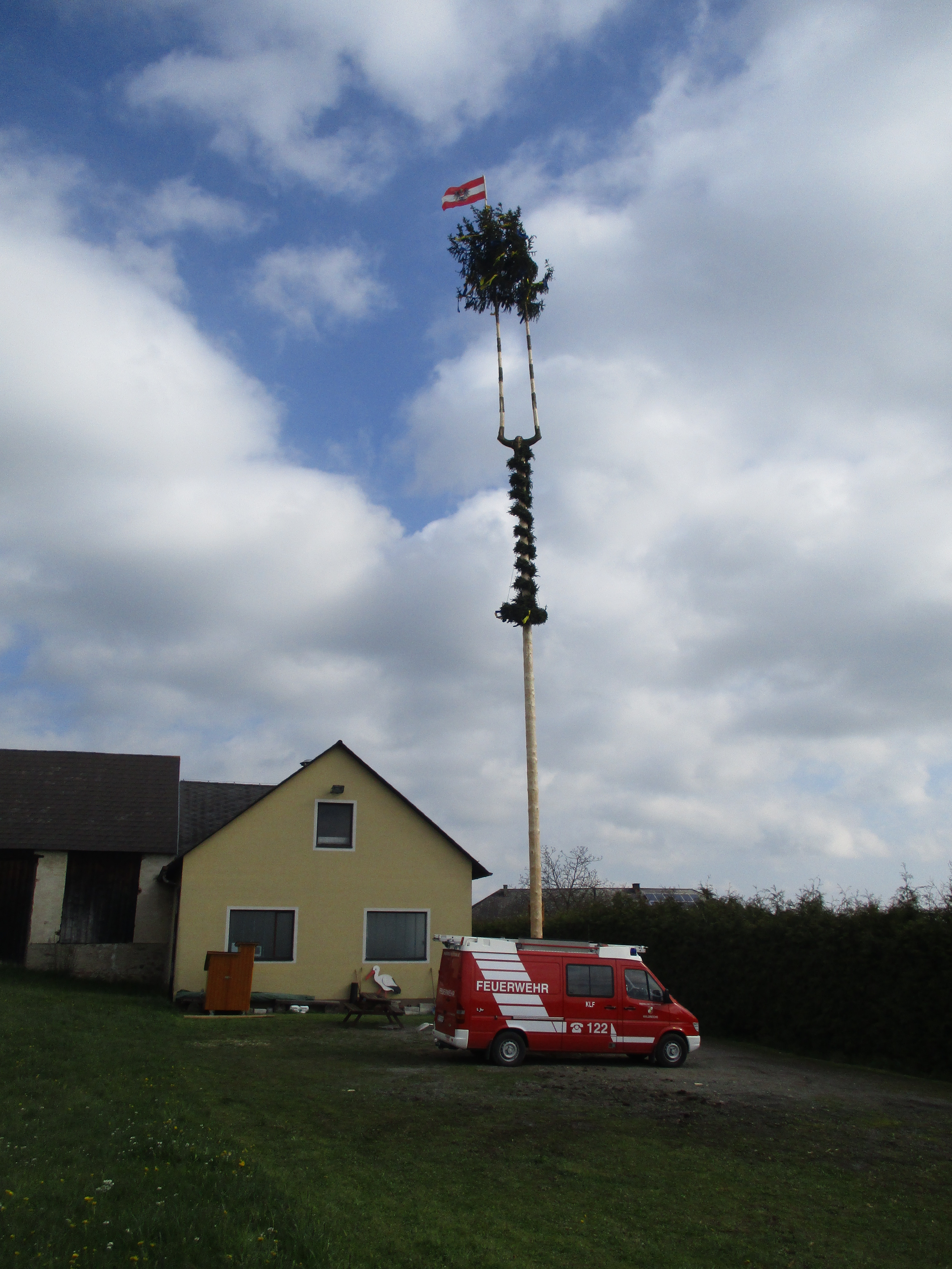 Maibaumaufstellen-01.05.2017-001