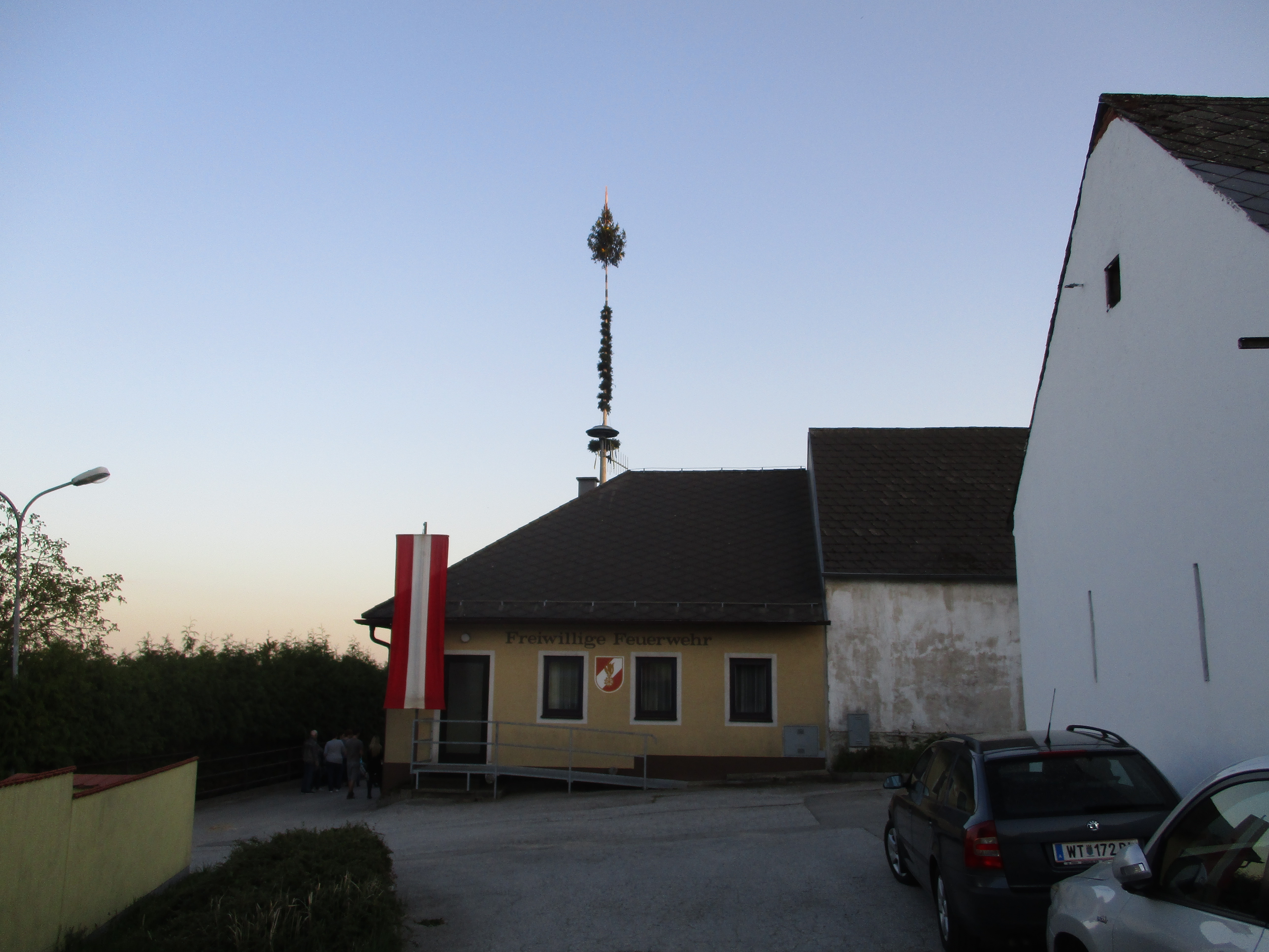 Maibaum-aufstellen-30.04.2018-057