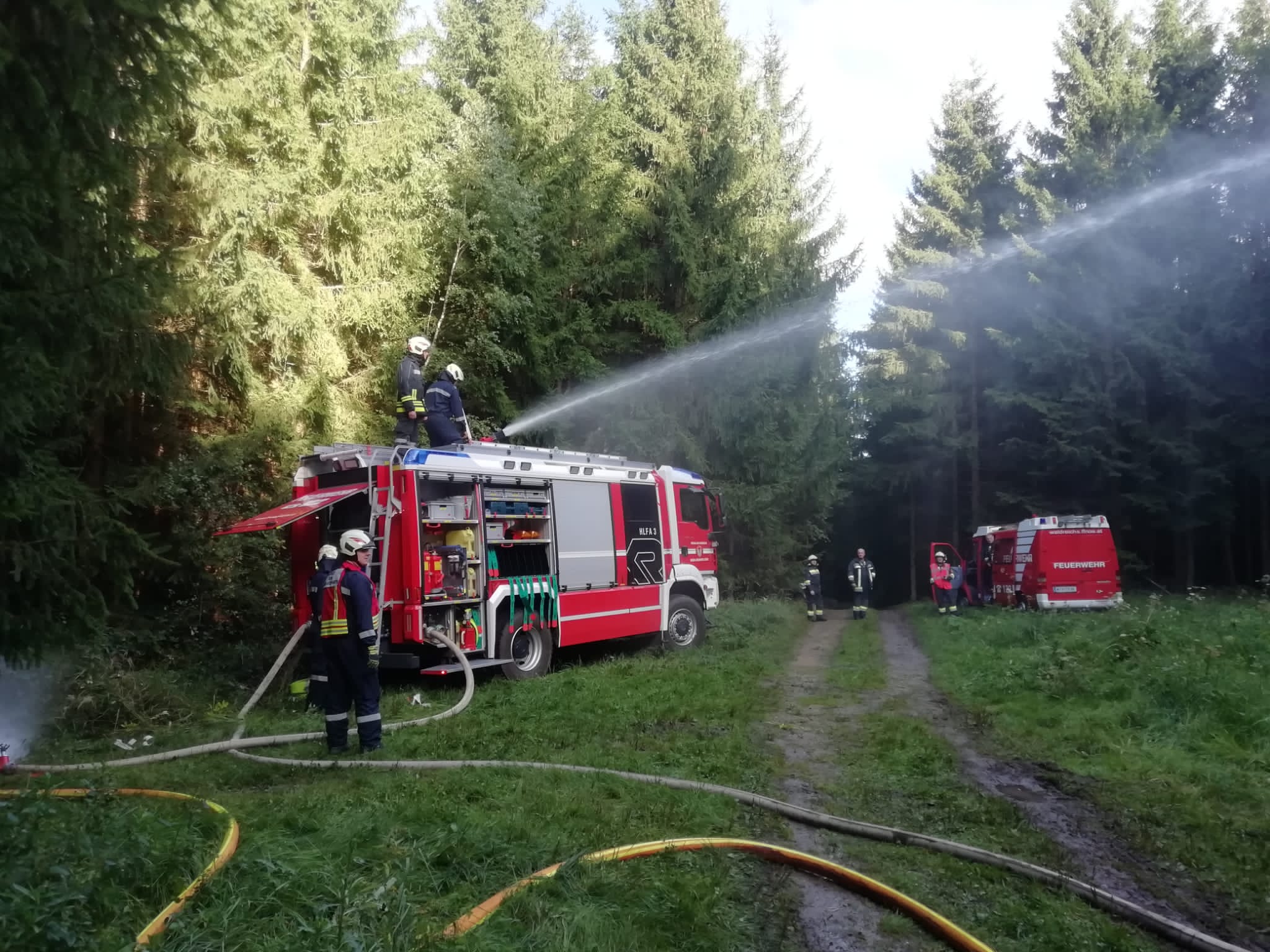 Monatsbung Aug 2021 Waldbrandbung mit 4 Feuerwehren 004